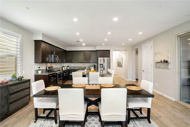 25140 Golden Maple Drive, Canyon Country CA: https://media.crmls.org/medias/01f0f546-841c-48fc-ae74-501154e47c50.jpg