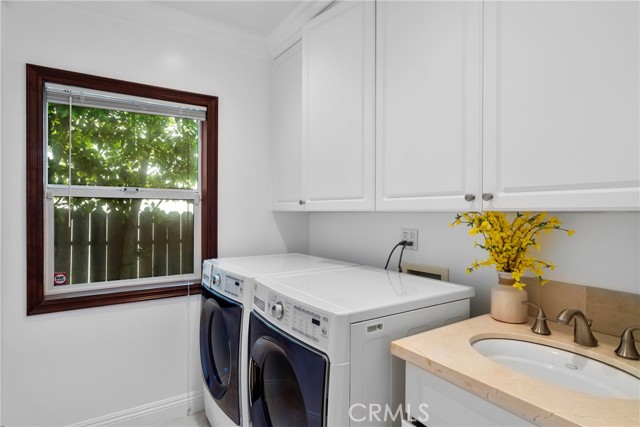 Detail Gallery Image 13 of 39 For 4818 Lemona Ave, Sherman Oaks,  CA 91403 - 5 Beds | 6 Baths