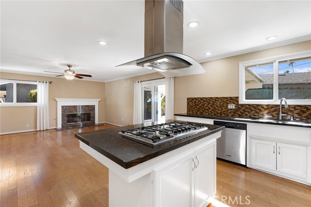 Detail Gallery Image 11 of 29 For 22668 Mobile St, West Hills,  CA 91307 - 3 Beds | 2 Baths