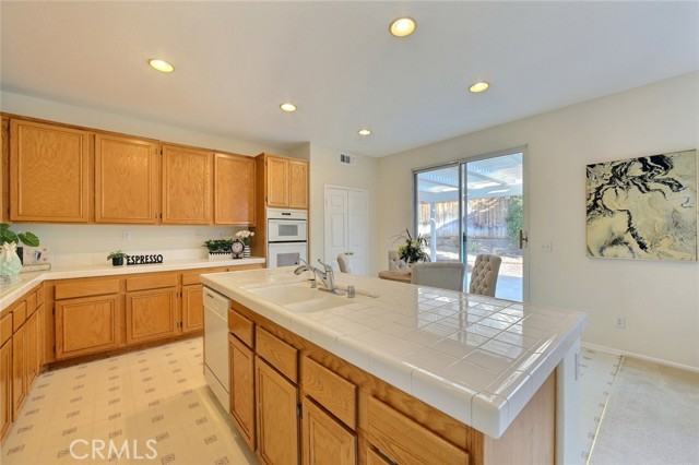 Detail Gallery Image 13 of 38 For 21 Tioga Pl, Irvine,  CA 92602 - 6 Beds | 3/1 Baths