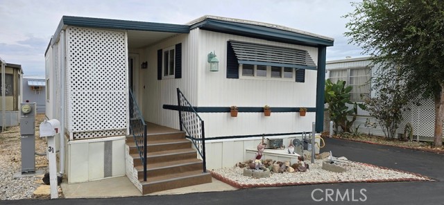 Detail Gallery Image 10 of 14 For 14411 Palmdale Rd #31,  Victorville,  CA 92392 - 2 Beds | 1/1 Baths