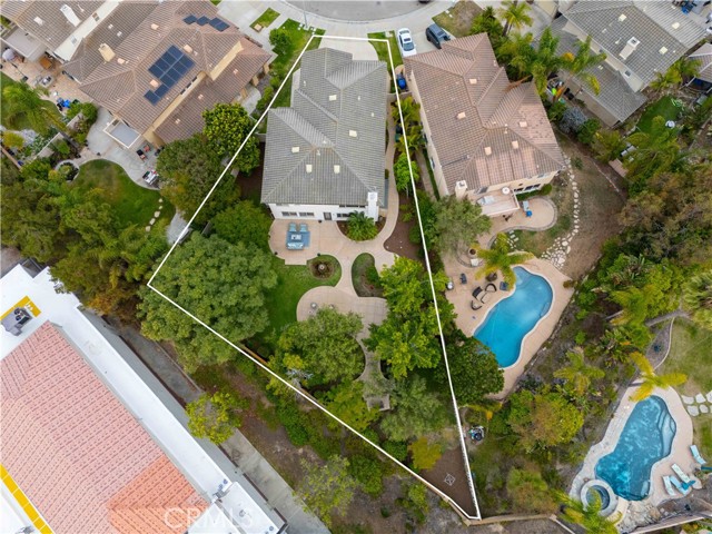 3669 Strata Drive, Carlsbad CA: https://media.crmls.org/medias/01f1d630-d986-400a-b8e5-66ee80bb3a70.jpg