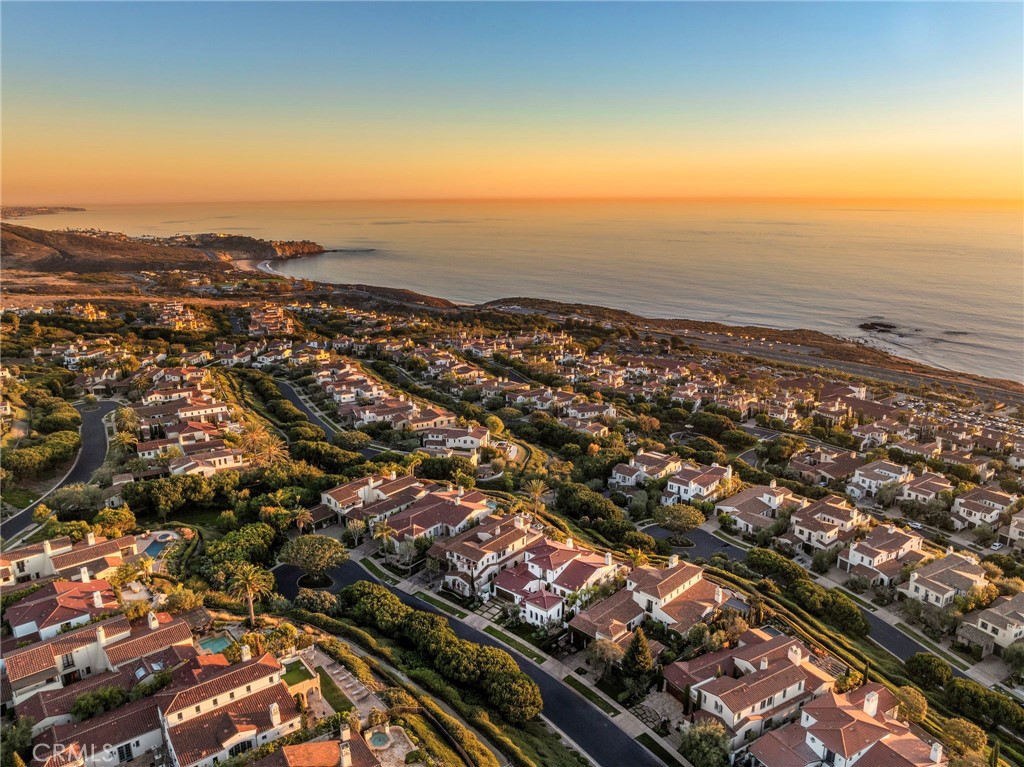 https://media.crmls.org/medias/01f266ca-e675-41af-b1bc-97a4694ac5d9.jpg?preset=X-Large