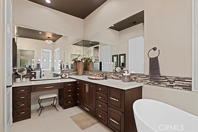 Detail Gallery Image 13 of 25 For 2407 Margie Way, Vista,  CA 92084 - 4 Beds | 4/1 Baths