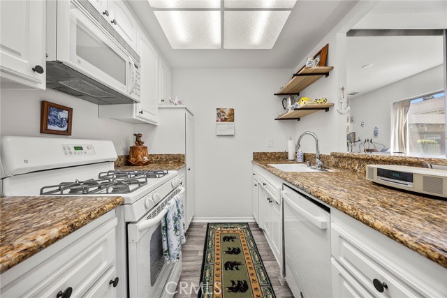 Detail Gallery Image 8 of 27 For 16404 Leffingwell Rd. Unit 37, Whittier,  CA 90603 - 2 Beds | 2 Baths