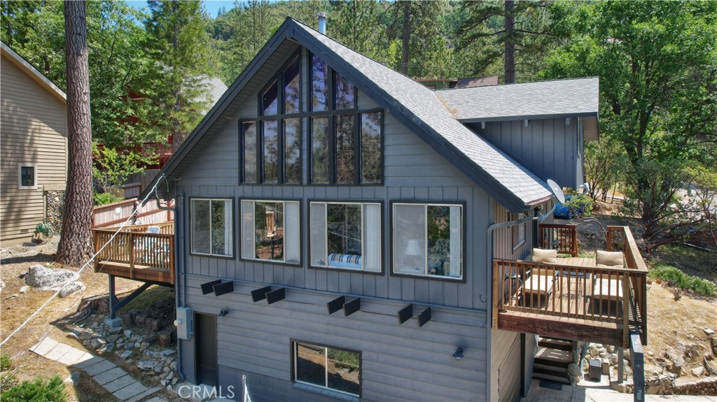 37685 Shoreline Drive, Bass Lake, CA 93604