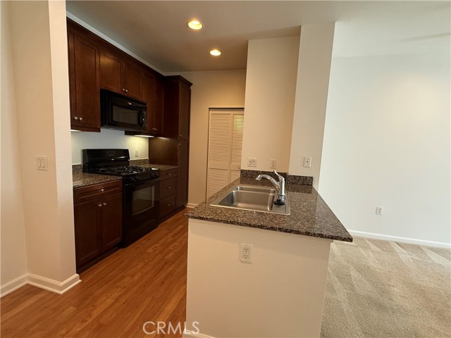 2252 Scholarship, Irvine CA: https://media.crmls.org/medias/01f4e1f8-8bfd-4e56-8a75-7a362bd5e650.jpg