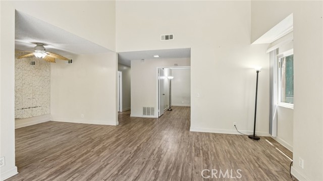 Image 7 of 29 For 6816 Alondra Boulevard 43