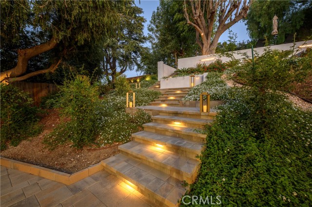 Detail Gallery Image 33 of 55 For 4430 Natoma Ave, Woodland Hills,  CA 91364 - 4 Beds | 3 Baths