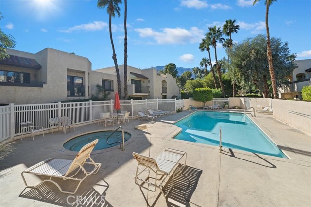 Detail Gallery Image 18 of 19 For 200 E Racquet Club #72,  Palm Springs,  CA 92262 - 2 Beds | 2 Baths