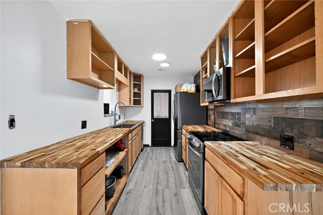 Detail Gallery Image 11 of 35 For 612 Momar Ln, Escondido,  CA 92027 - 4 Beds | 2 Baths