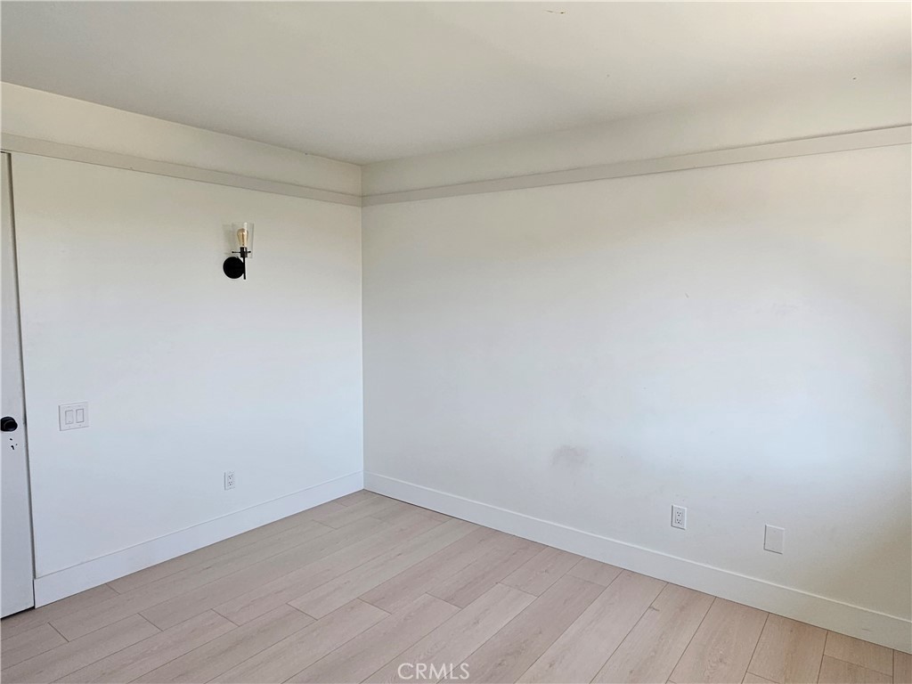 https://media.crmls.org/medias/01f8400c-6720-47bd-b44f-e65906ad285d.jpg?preset=X-Large