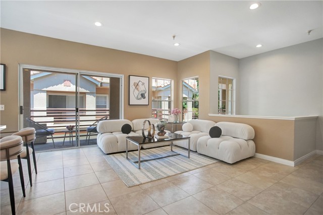 13983 Lemoli Avenue, Hawthorne CA: https://media.crmls.org/medias/01f8d254-f450-48ed-8900-7138644ebf41.jpg