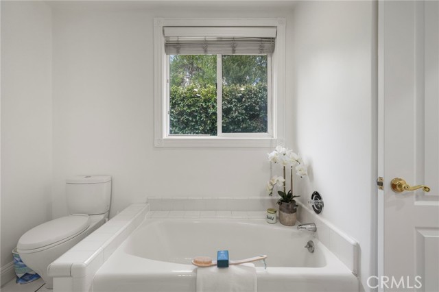 Detail Gallery Image 33 of 62 For 18760 Wells, Tarzana,  CA 91356 - 5 Beds | 4 Baths