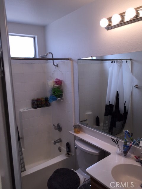 Detail Gallery Image 11 of 15 For 111 Monroe Ct, San Bernardino,  CA 92408 - 3 Beds | 2/1 Baths