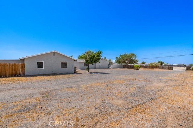 16233 Manzanita Street, Hesperia CA: https://media.crmls.org/medias/01fa125f-f70f-4039-9740-c048b41f0d64.jpg