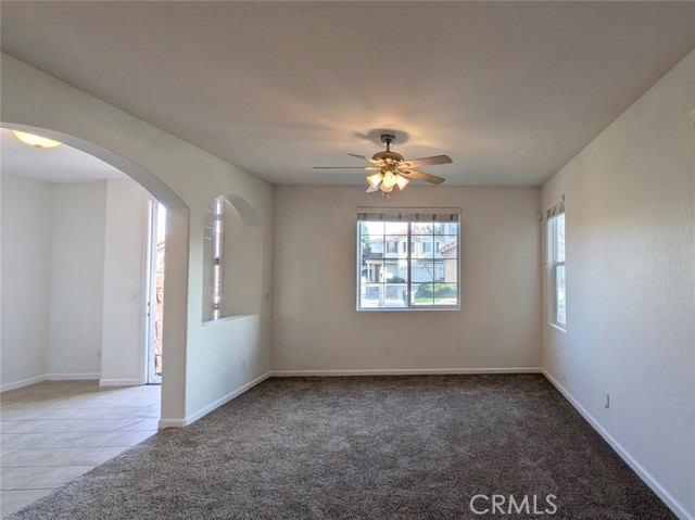 Detail Gallery Image 6 of 33 For 4361 W Artemisa, Fresno,  CA 93722 - 4 Beds | 2/1 Baths