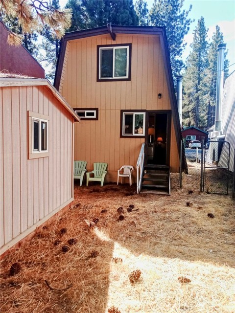 Detail Gallery Image 1 of 18 For 325 W Mojave Bld, Big Bear City,  CA 92314 - 2 Beds | 1 Baths