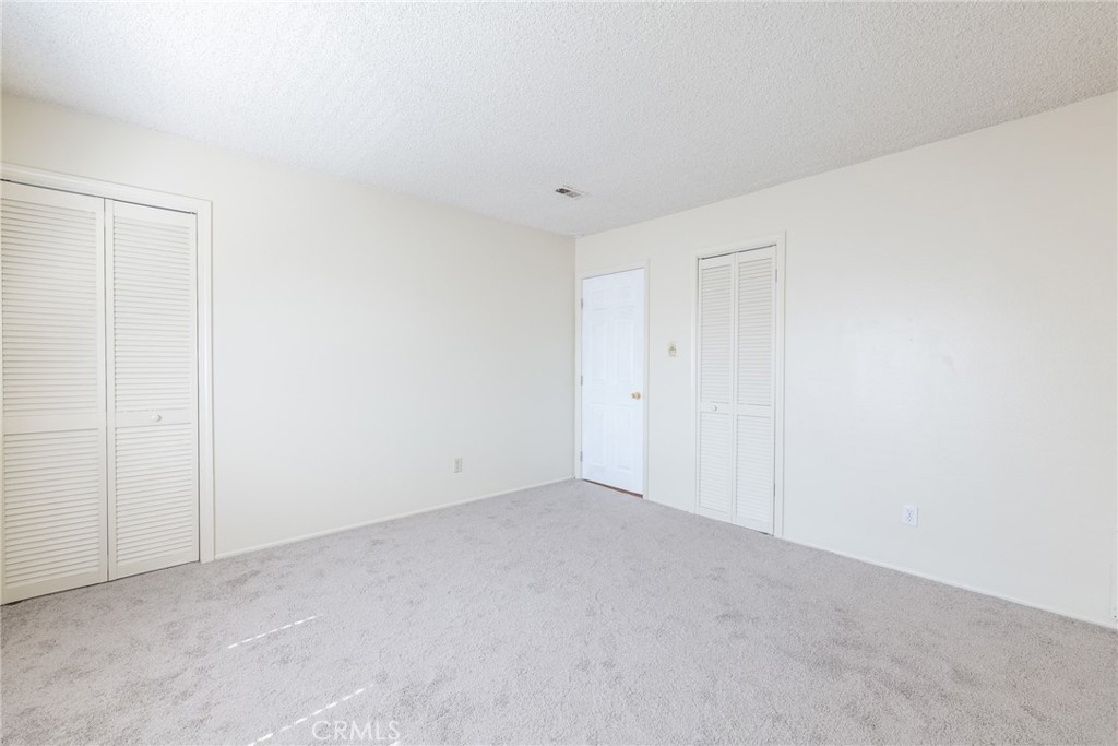 https://media.crmls.org/medias/01fbb23f-e146-4e48-888a-2d7269d2db23.jpg?preset=X-Large