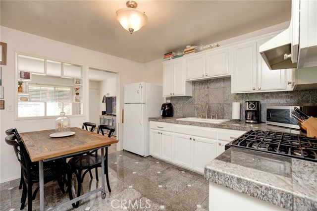 2003 Farrell Avenue, Redondo Beach, California 90278, 5 Bedrooms Bedrooms, ,3 BathroomsBathrooms,Residential,Sold,Farrell,SB22004385