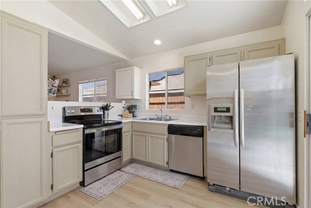 Detail Gallery Image 8 of 28 For 44462 Cayenne Trl, Temecula,  CA 92592 - 3 Beds | 2 Baths