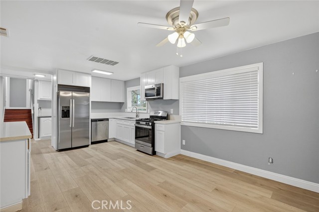 Detail Gallery Image 11 of 56 For 4060 Alto, Oceanside,  CA 92056 - 4 Beds | 2 Baths