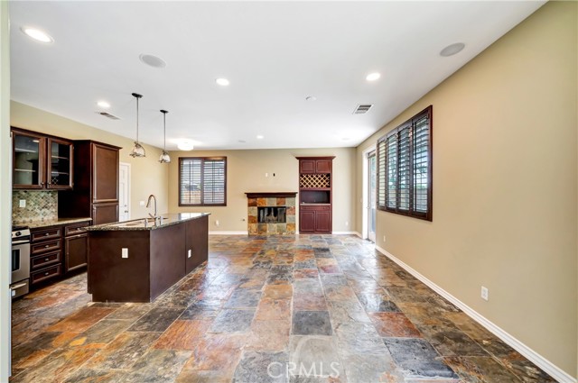 Detail Gallery Image 9 of 65 For 27735 Summer Grove Pl, Valencia,  CA 91354 - 4 Beds | 3 Baths