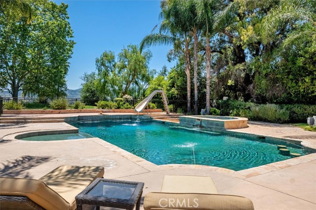Detail Gallery Image 35 of 75 For 25132 Barnhill Rd, Saugus,  CA 91350 - 6 Beds | 6 Baths