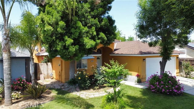 Detail Gallery Image 5 of 33 For 2380 S Holly Ave, Fresno,  CA 93706 - 4 Beds | 2 Baths