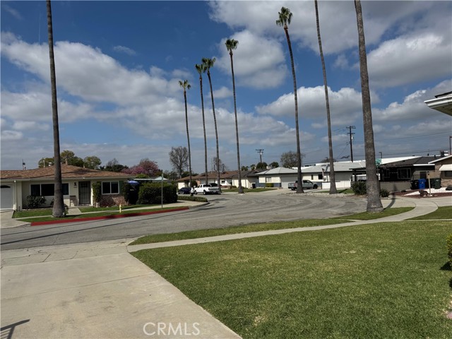 Detail Gallery Image 4 of 33 For 10540 Bogardus Ave, Whittier,  CA 90603 - 5 Beds | 2/1 Baths