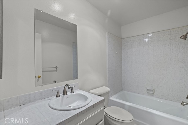Detail Gallery Image 22 of 28 For 815 Main St #206,  El Segundo,  CA 90245 - 2 Beds | 2 Baths