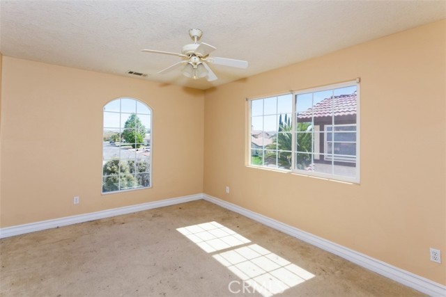 Detail Gallery Image 33 of 45 For 13030 Caspian, Victorville,  CA 92395 - 4 Beds | 3 Baths