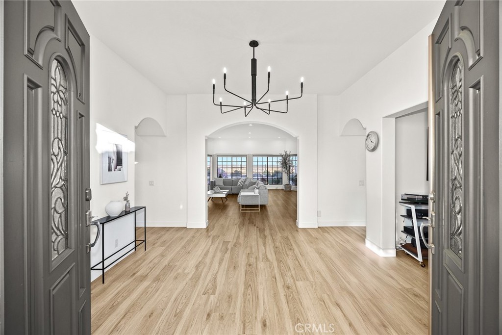 MLS #WS25257279 image #10