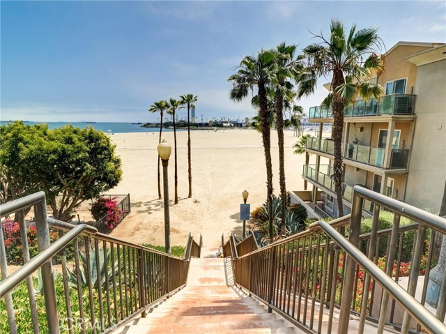 1030 East Ocean Boulevard, Long Beach CA: https://media.crmls.org/medias/02012ae9-cc12-4ecf-8785-4696b4e670cc.jpg