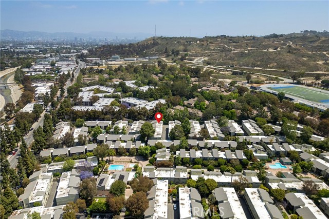 4822 Hollow Corner Road, Culver City CA: https://media.crmls.org/medias/02014f6e-b4f7-4f3c-a7a1-e3cf125f7ee0.jpg