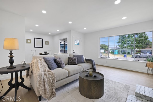 3565 Lashbrook Ave, Rosemead CA: https://media.crmls.org/medias/02016656-3d24-4988-9bc7-ff862d45cb28.jpg