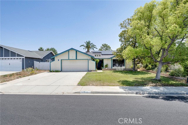 14548 Sylvester Drive, Moreno Valley CA: https://media.crmls.org/medias/02017b3c-c3b4-41df-b9b2-2cf334626100.jpg