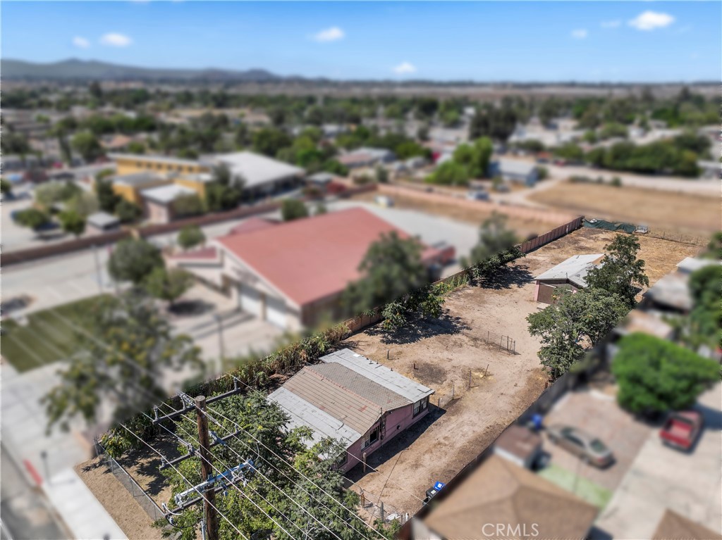 https://media.crmls.org/medias/0201a8ed-2fb6-4102-8b54-08b3022e7392.jpg?preset=X-Large