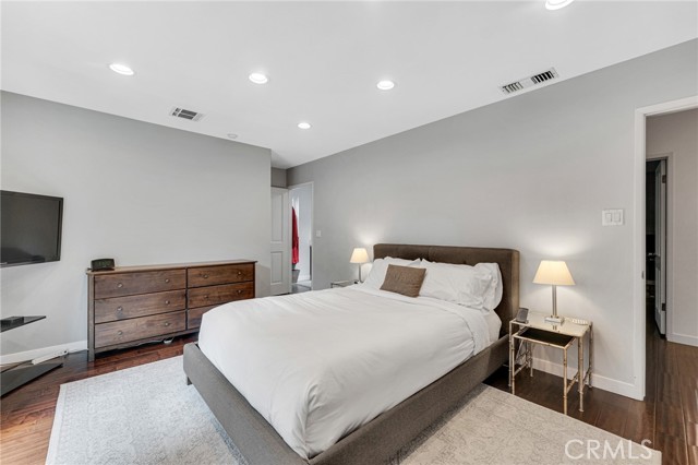 Detail Gallery Image 18 of 37 For 20964 Rios St, Woodland Hills,  CA 91364 - 2 Beds | 2 Baths