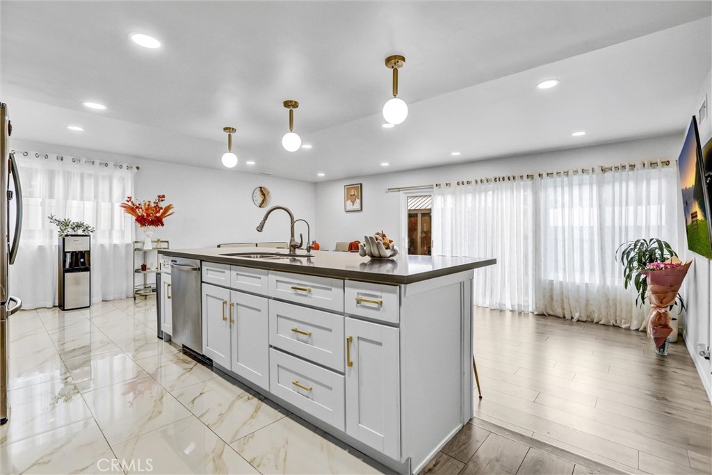 MLS #SR25263191 image #7