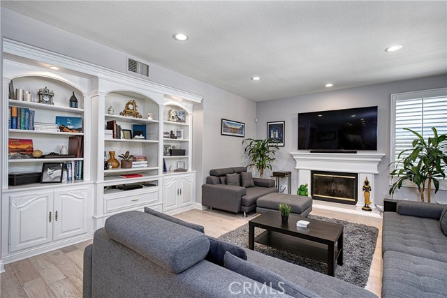 Image 12 of 36 For 24301 Belford Court