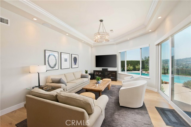 17068 Countess Place, Encino CA: https://media.crmls.org/medias/02033b8f-007f-4c2c-8c5e-3643d9d3d44d.jpg