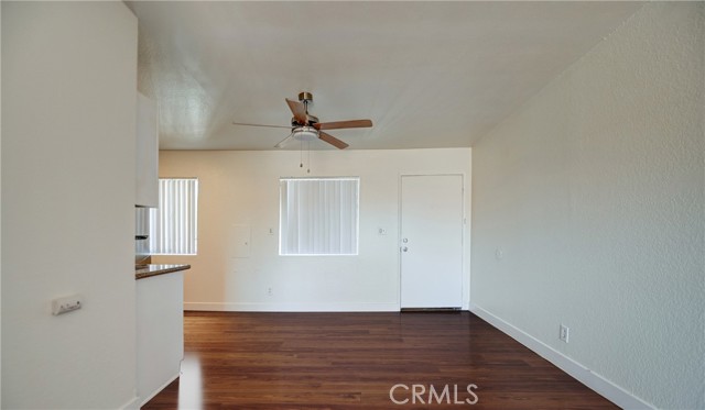 Detail Gallery Image 8 of 11 For 709 E Chestnut Ave, Santa Ana,  CA 92701 - – Beds | – Baths