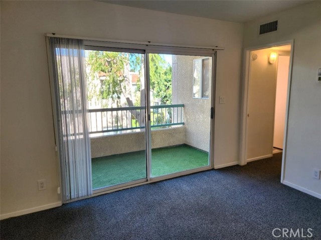 Detail Gallery Image 9 of 26 For 18307 Burbank Bld #14,  Tarzana,  CA 91356 - 2 Beds | 2 Baths