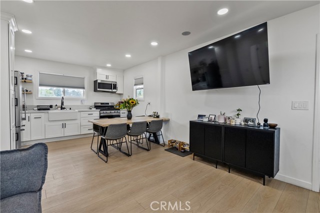 766 Harding Ave, San Fernando CA: https://media.crmls.org/medias/0205556e-e6ea-4ad0-ba6d-63e0dc3cb4dc.jpg