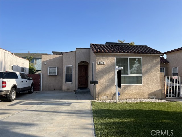 1662 65th Street, Long Beach, California 90805, 2 Bedrooms Bedrooms, ,1 BathroomBathrooms,Single Family Residence,For Sale,65th,DW24092117