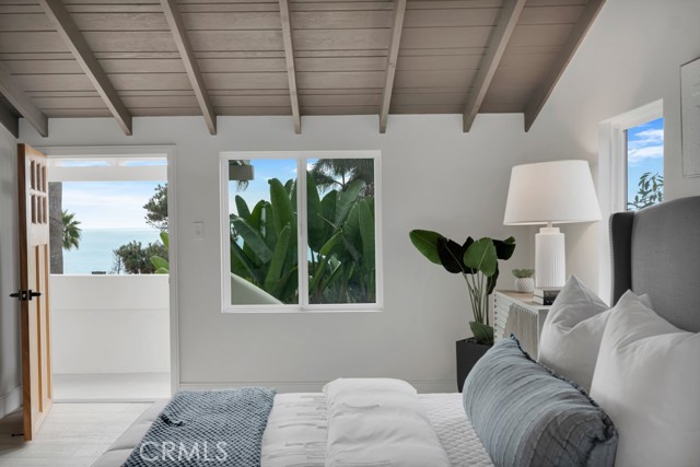 10 Camel Point, Laguna Beach CA: https://media.crmls.org/medias/02085c68-e151-4721-b39d-74f94467357e.jpg