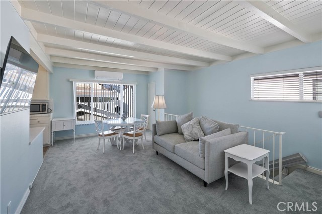 Detail Gallery Image 2 of 18 For 1510 1/2 Abalone Pl, Newport Beach,  CA 92662 - 1 Beds | 1 Baths