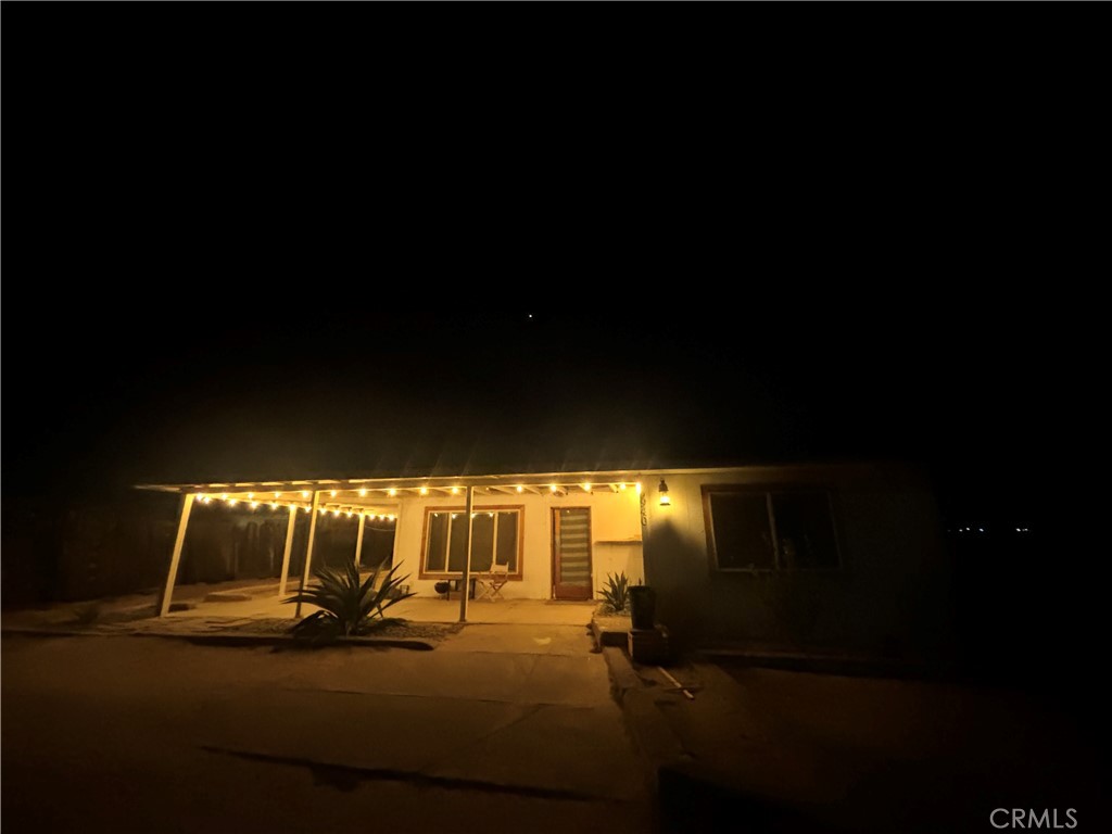 https://media.crmls.org/medias/020a77e6-64d3-4f0f-90ca-e648955c6f30.jpg?preset=X-Large
