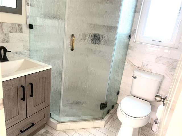 Detail Gallery Image 16 of 32 For 425 S Catalina Ave #4,  Redondo Beach,  CA 90277 - 3 Beds | 3 Baths
